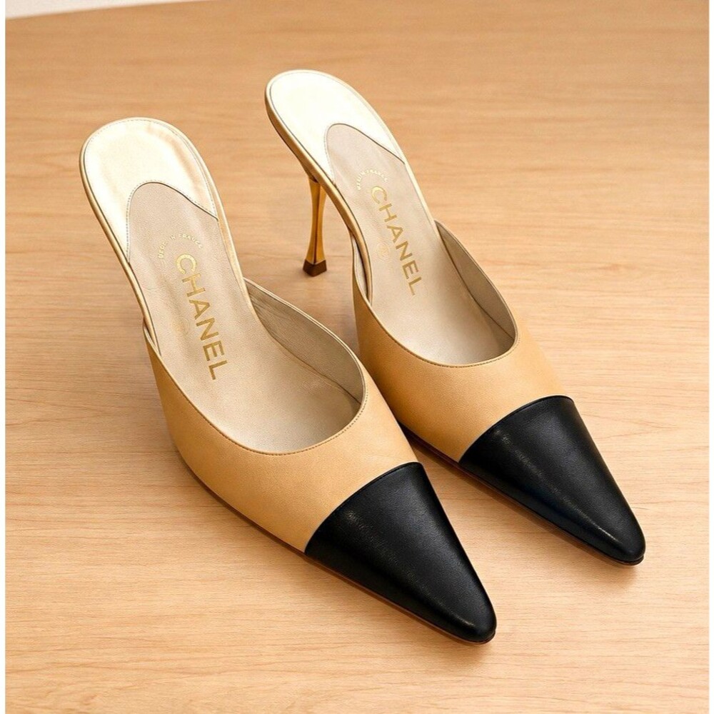 VintageCHANEL Beige/Black Leather Cap Toe Mule Heels EU 38.5